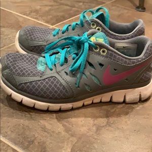 Nike flex run running sneakers